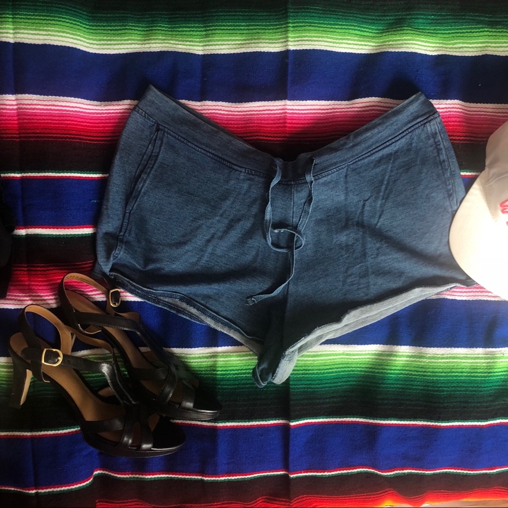 Fabletics Shorts Drawstring Waist - Picture 3 of 4